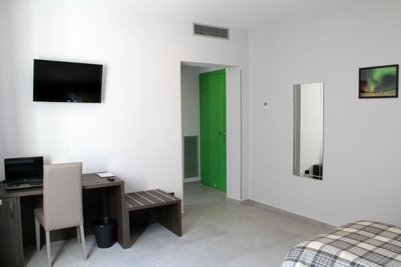 Easyroom Frosinone - Casello Autostradale Kültér fotó